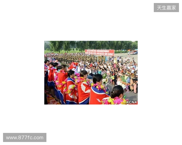 夺得湘超冠军!永州队球员乘坐花车回城,市民夹道欢迎 夺得湘超冠军!永州队球员乘坐花车回城,市民夹道欢迎